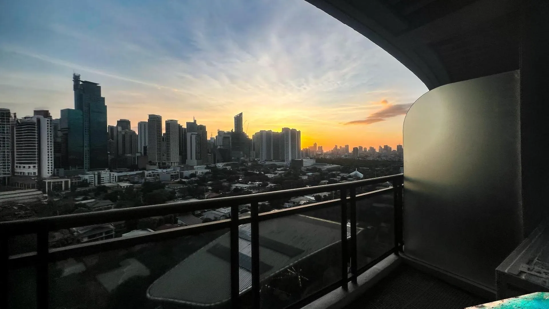 Aparthotel The Gramercy Residences New Release Makati City